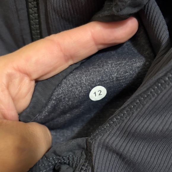 Lululemon reversible Women's grayJacket size 12 - Picture 5 of 7
